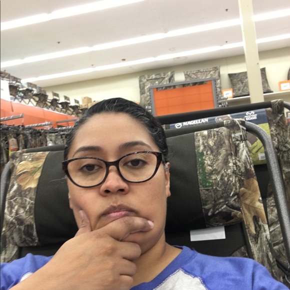 Meet your Posher, Olivia - Picture 1 of 1